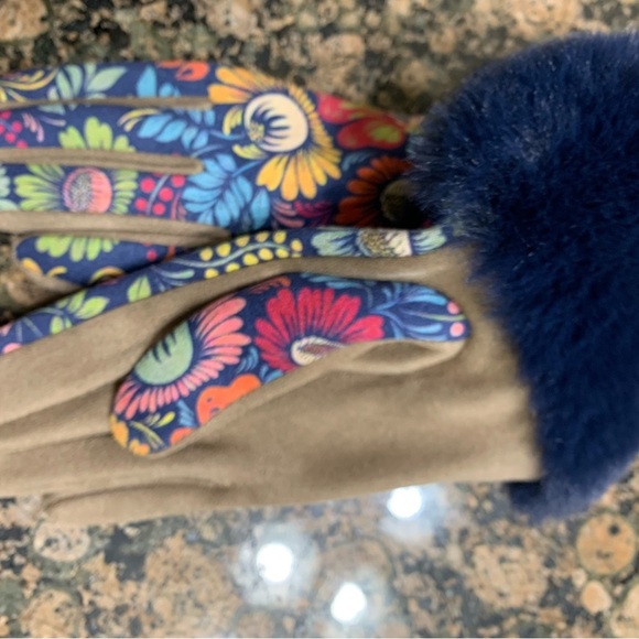 Unique Powder Womens Luxury Fur Cuff Gloves NWT 🔴 - Picture 6 of 11